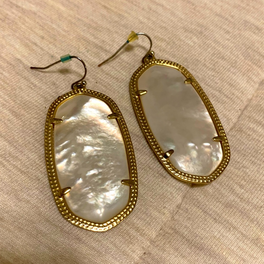 Kendra Scott White Pearl Earrings